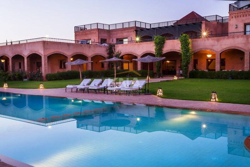 Belle & spacieuse Villa de 12 Chambres & Suites Location courte durée Location courte durée Villa à Route de Ouarzazate Marrakech