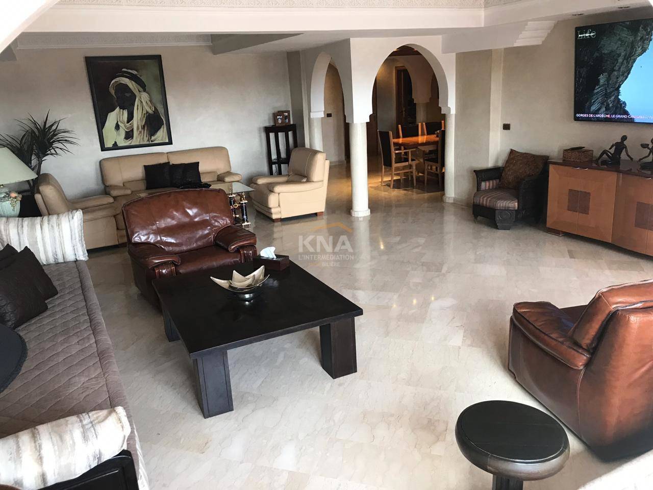 Bel appartement de standing situé au 4 ème étage d’une jolie résidence sécurisée avec piscine Achat Achat Appartement à Hivernage Marrakech
