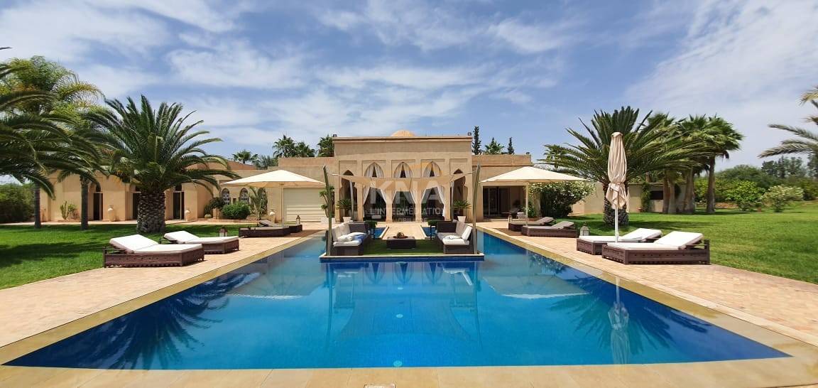 Magnifique Villa de style mixte dotée d'un magnifique parc Achat Achat Villa à Sidi Abdellah Ghiat Marrakech