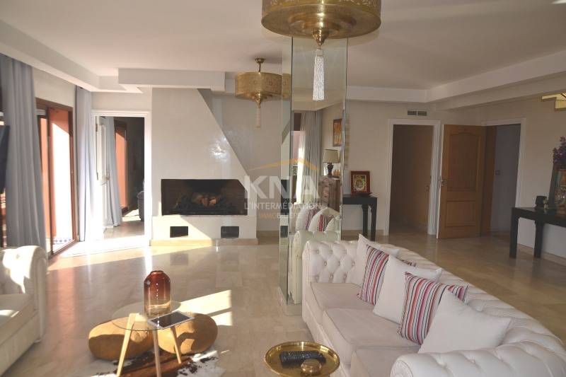 Splendide, rare et lumineux Duplex au 5ème et dernier étage d'une belle résidence Location longue durée Location longue durée Appartement à Hivernage Marrakech