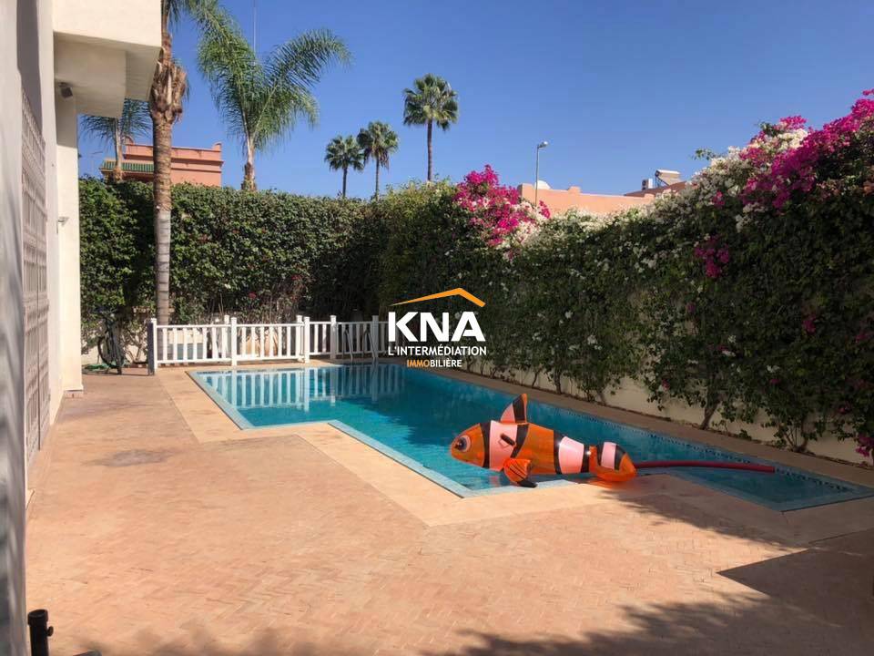 Très jolie Villa construite sur 3 niveaux au sein d'un environnement calme Achat Achat Villa à Targa Marrakech