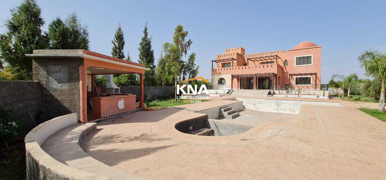 Villa de style moderne construite sur 2 étages en cours de finitions Achat Achat Villa à Route de Fès Marrakech
