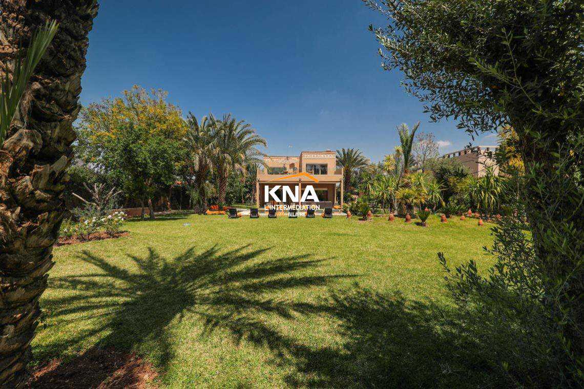Belle Villa de haut standing à 8 mn du centre-ville située au sein d’un paisible domaine et proche de toutes commodités Achat Achat Villa à Agdal Marrakech