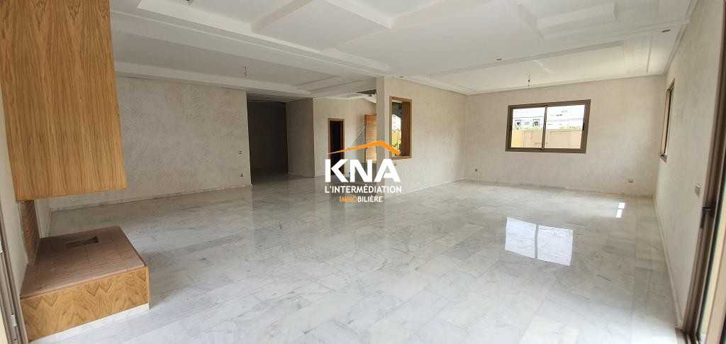 Très jolie Villa de style contemporain dotée de beaux volumes Achat Achat Villa à Targa Marrakech