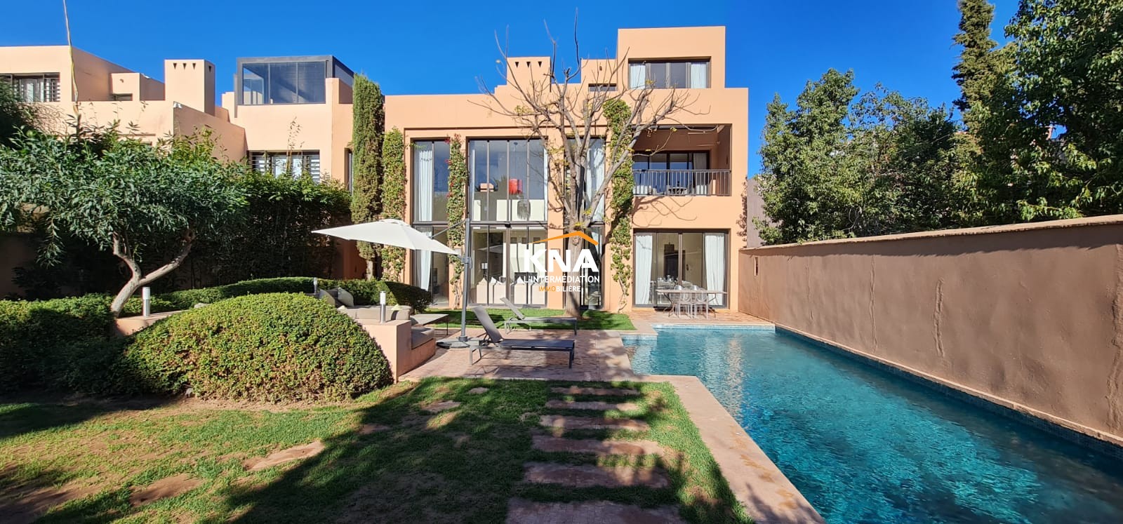 Belle Villa orientée plein Sud au sein d’un complexe golfique de renom Achat Achat Villa à Amelkis Marrakech