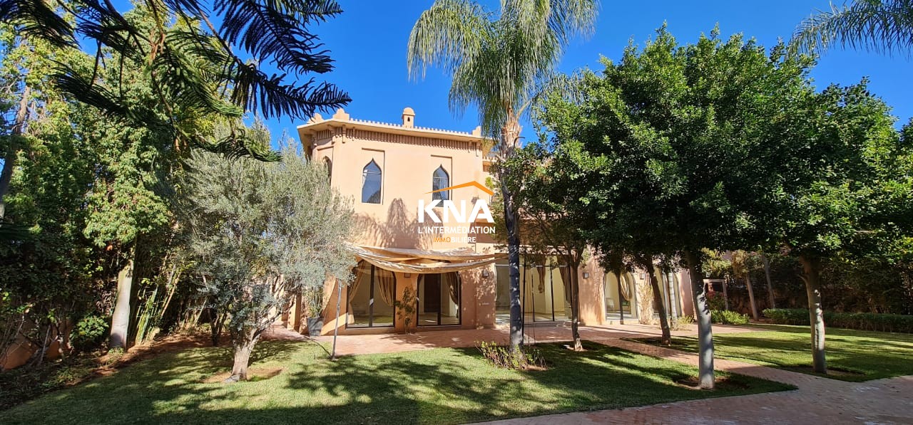 Villa pleine de charme avec ascenseur au sein d’un resort golfique Achat Achat Villa à Amelkis Marrakech