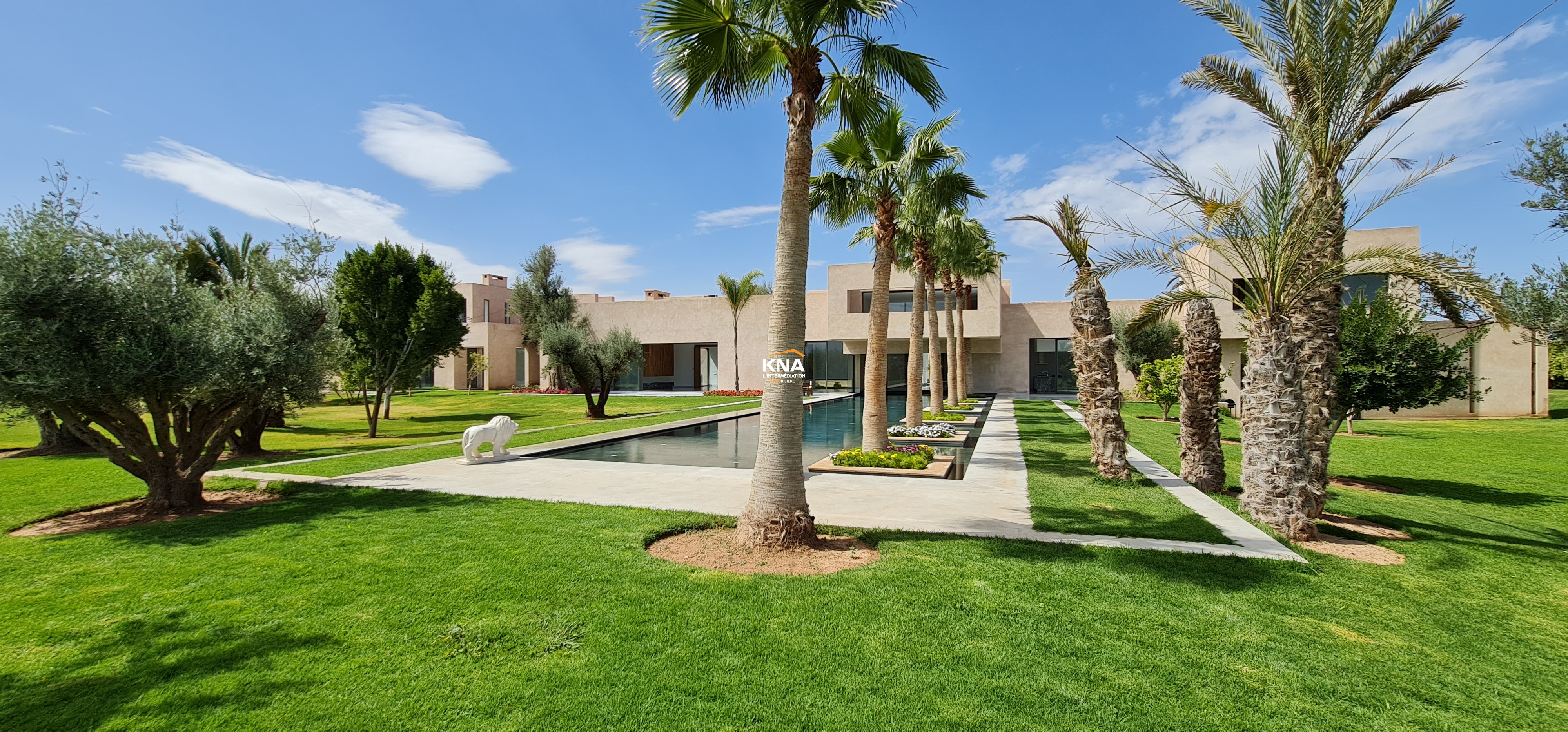 Magnifique Villa contemporaine dotée d'une majestueuse entrée et de très beaux volumes Achat Achat Villa à Amelkis Marrakech