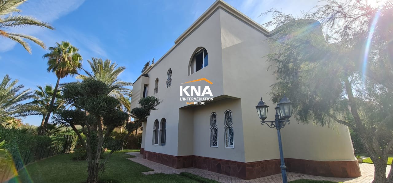 Beautiful mixed-style Villa in a secured residence less than 10 minutes from the city center Sale Sale Villa in Chrifia Marrakech
