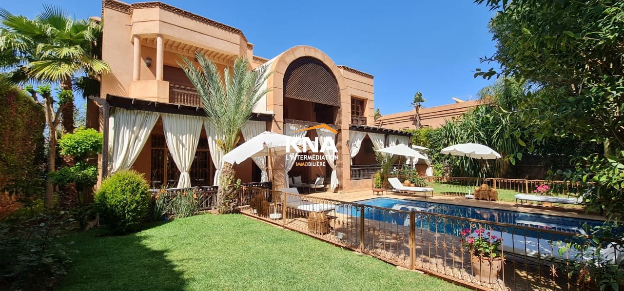 Villa de style mixte située au sein d’une résidence golfique de renom Location courte durée Location courte durée Villa à Amelkis Marrakech