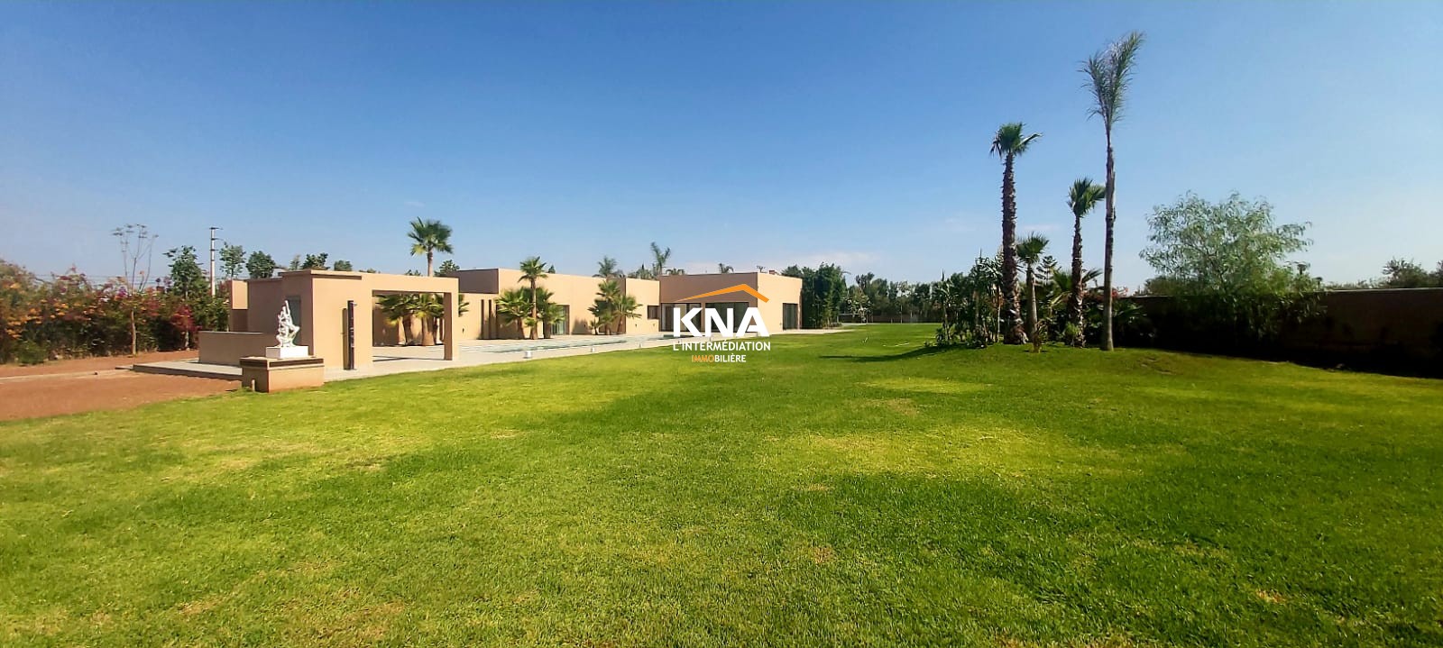 Beautiful brand new contemporary style Villa on one level adjoining a huge olive grove Sale Sale Villa in Amizmiz road Marrakech