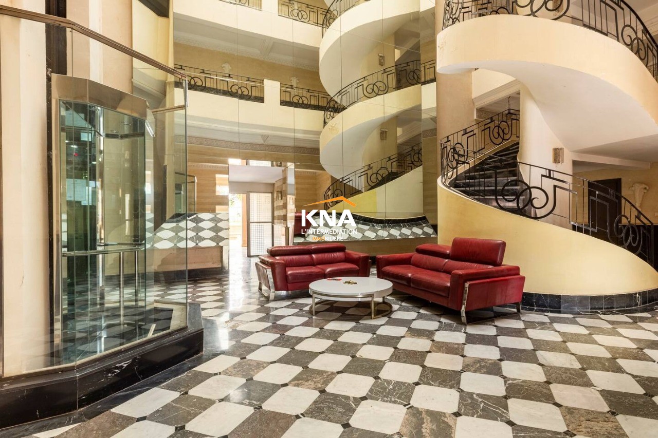 Magnificent Duplex on the ground floor of a secured luxury residence, 50m from M Avenue Sale Sale Apartment in Hivernage Marrakech