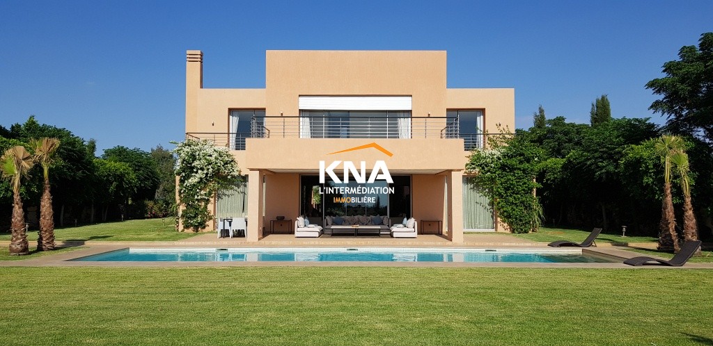 Superbe Villa en première ligne de golf à seulement 15 mn du centre-ville Location courte durée Location courte durée Villa à Amelkis Marrakech