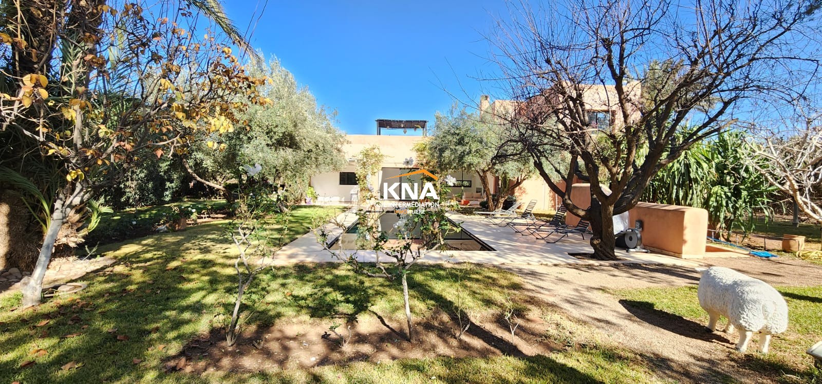 Charmante Villa de style mixte située au sein d’une résidence sécurisée Achat Achat Villa à Bab Atlas Marrakech