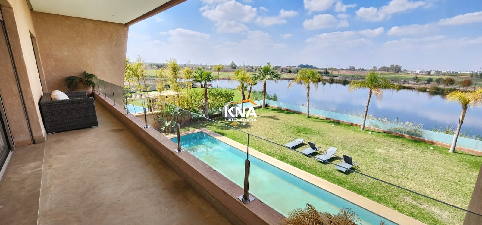 Charmante Villa de style contemporain avec ascenseur située au cœur d'une résidence golfique Location courte durée Location courte durée Villa à Route de Tahanaout Marrakech