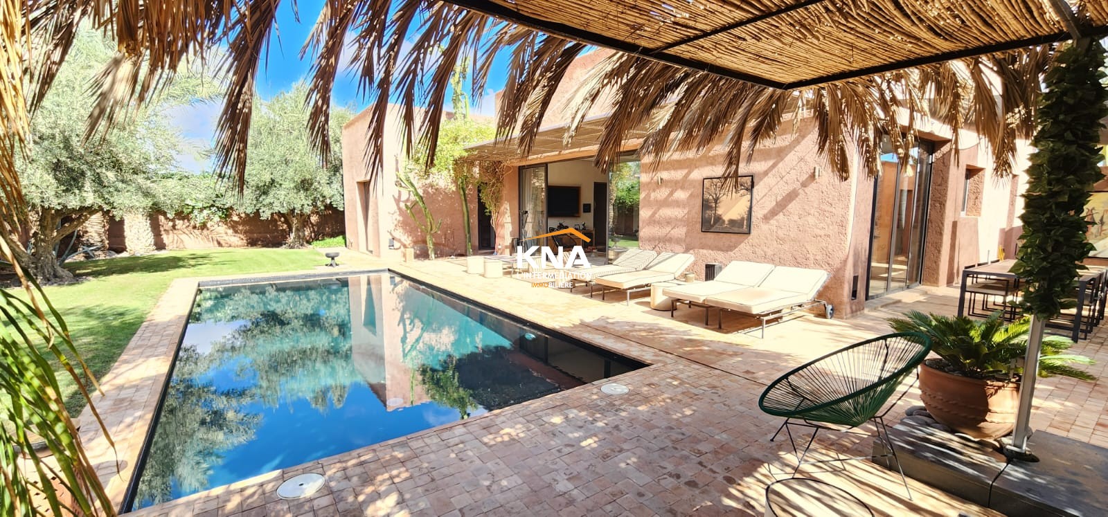 Belle Villa de style mixte alliant charme, confort et bien être située dans un resort golfique de très haut standing Achat Achat Villa à Route d'Amizmiz Marrakech