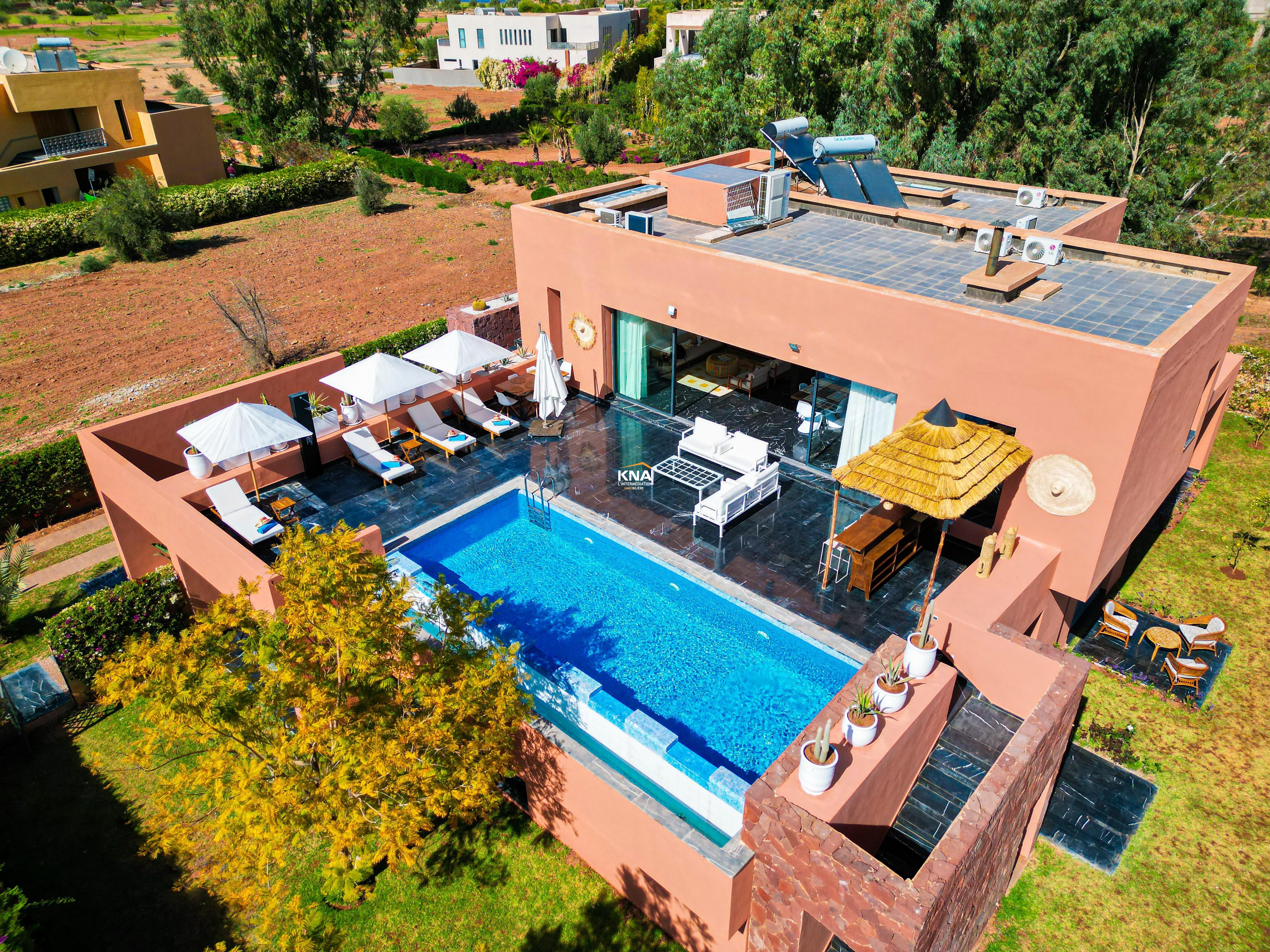 Très belle Villa moderne située au sein d'un domaine privé golfique prestigieux Location courte durée Location courte durée Villa à Amelkis Marrakech