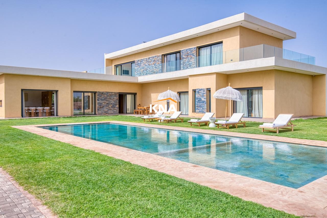 Charming modern villa located 25 minutes from Marrakech city center Short term rental Short term rental Villa in Fès road Marrakech
